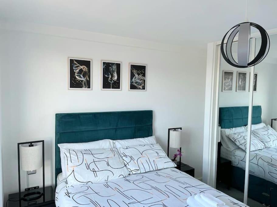 Апартаменты Relaxing 1-Bed Flat In Salford With Street Parking Манчестер Экстерьер фото